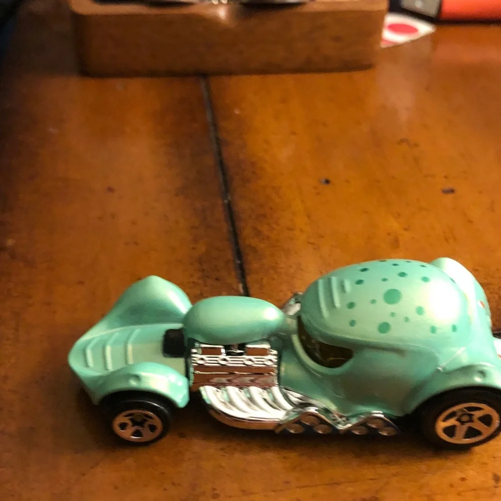 Mint Green Reptile-Themed Pet Accessory Toy